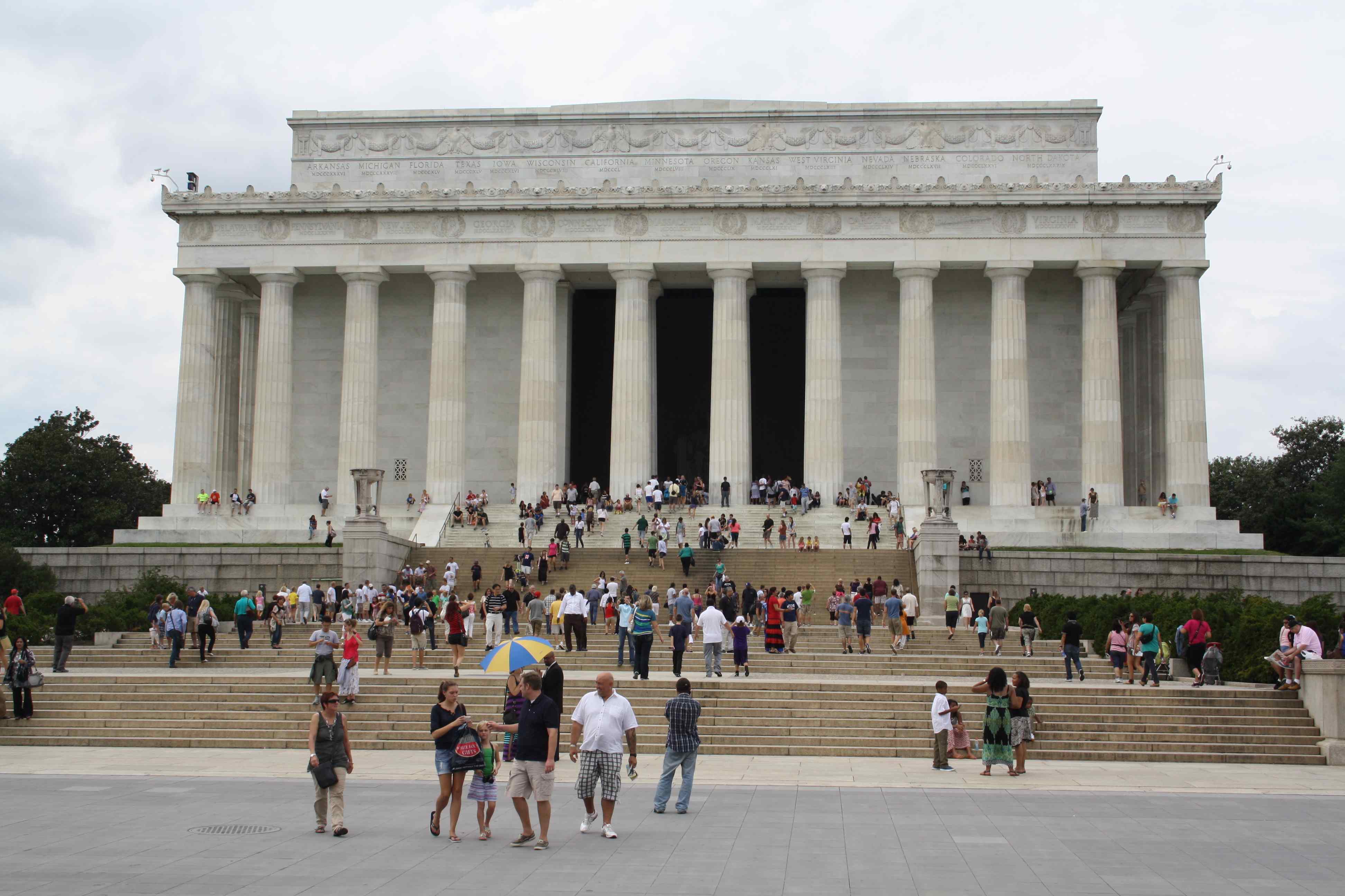 Washington Monument and Lincoln Memorial, Washington DC, USA | The Exhibition List